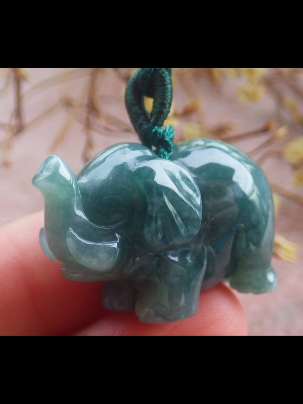 Certificate jadeite jade luck green elephant pendant chunk up